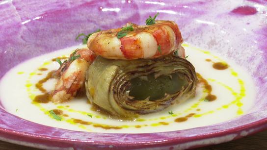 Receta de Arturo Hernández (Arzur Chef): crema de puerros y coliflor con alcachofas confitadas al romero y gambones en su salsa